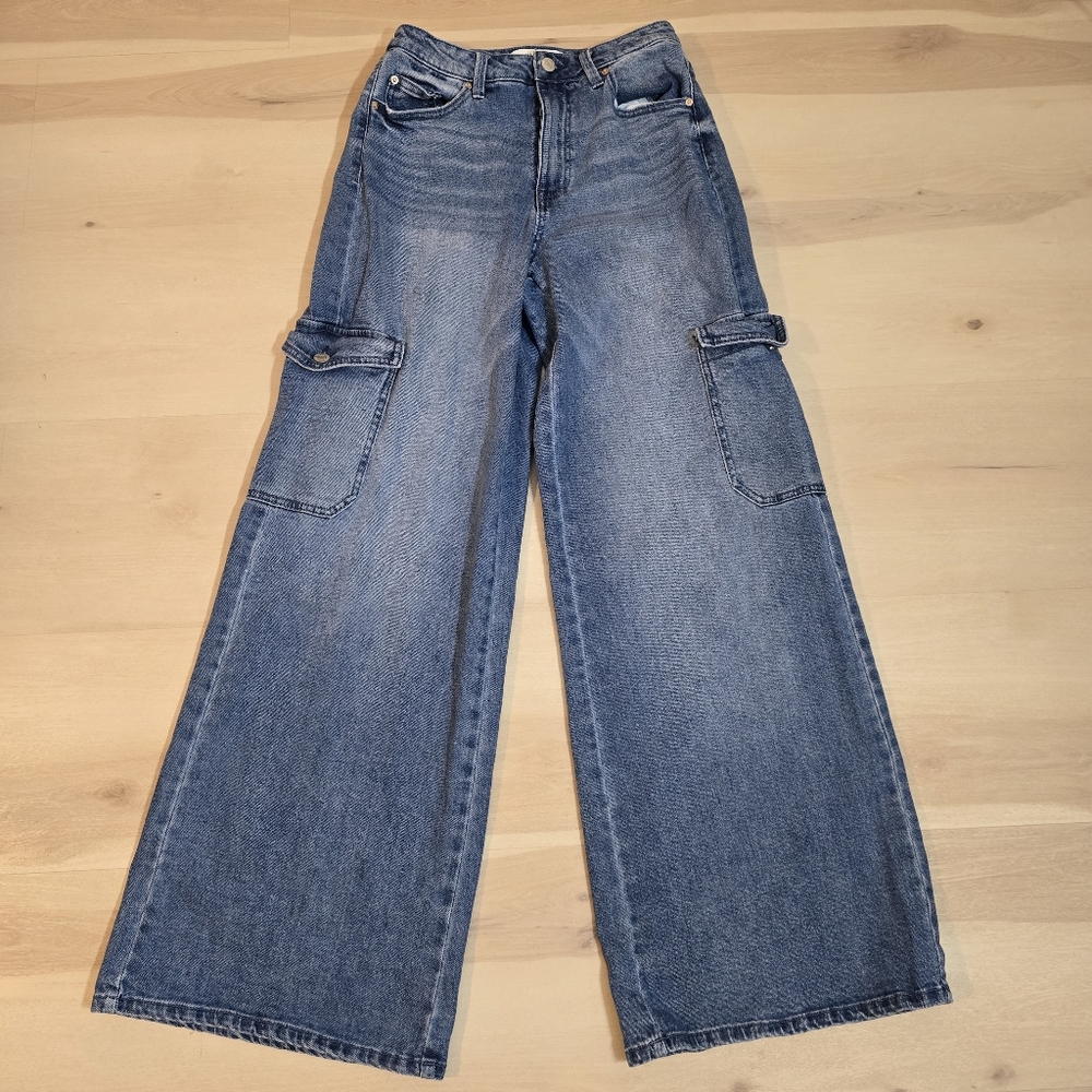 Vanilla Star Wide-Leg Cargo Jeans in Medium Blue